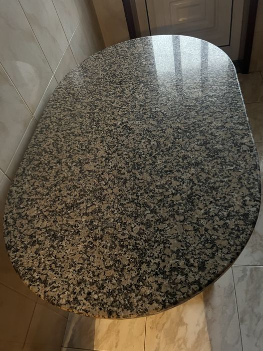 Mesa cozinha com tampo em granito