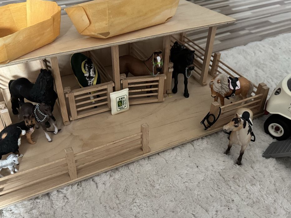 stajnia dla koni schleich