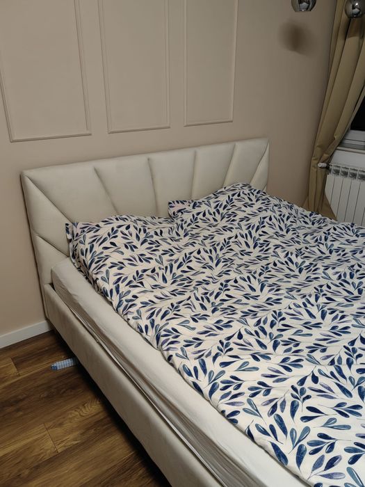 Łozko  tapicerowane 180x200