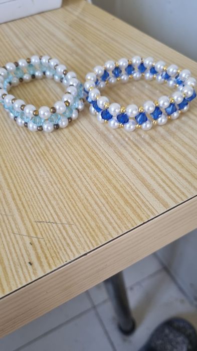 Feito por encomenda.  Feito a mão