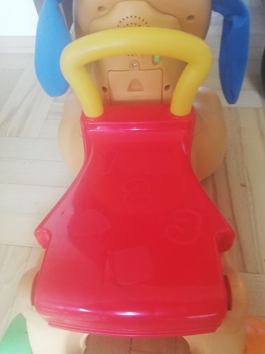 Jeździk dla  dzieci szczeniaczek Fisher price