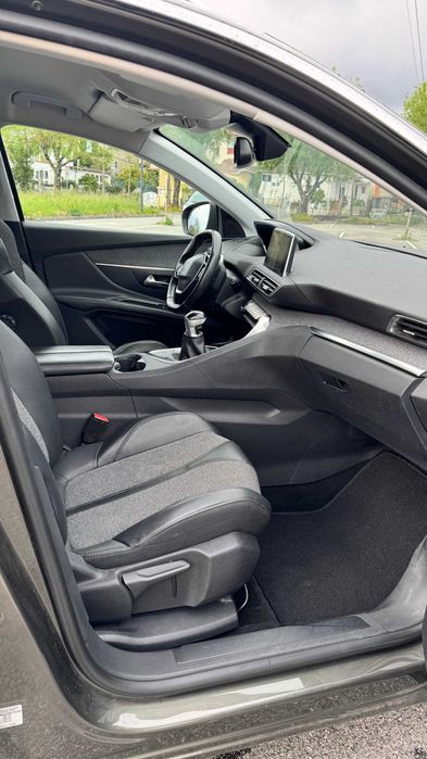 Peugeot 3008 1.6 BlueHDi 120cv Allure com muitos extras