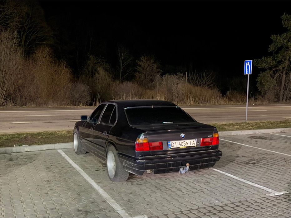 Bmw e34 /1990 року 2.4 дизель(в розтрочку )