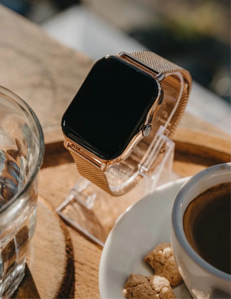 Smartwatch z wymiennym paskiem