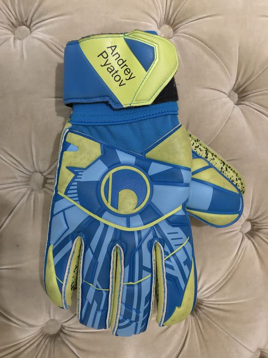 Воратарские перчатки