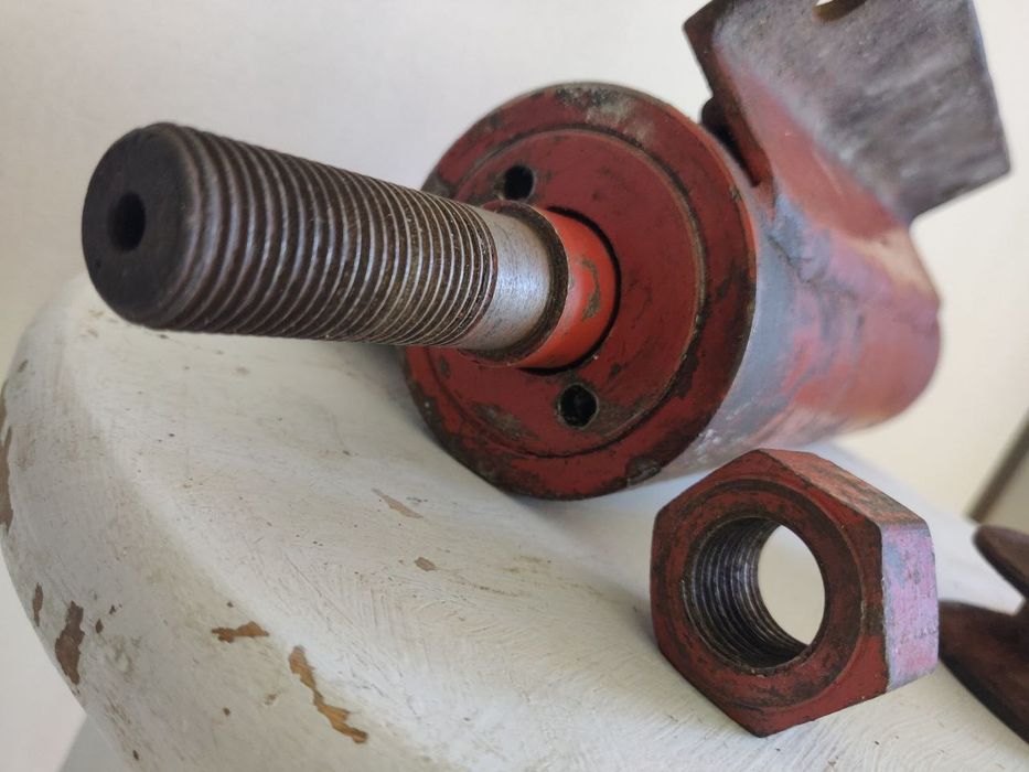 Wałek w rurze grubościennej do piły krajzegi itp