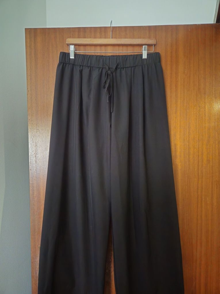 Calça de perna larga