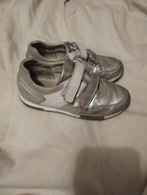 Дитячі шкіряні кросівки