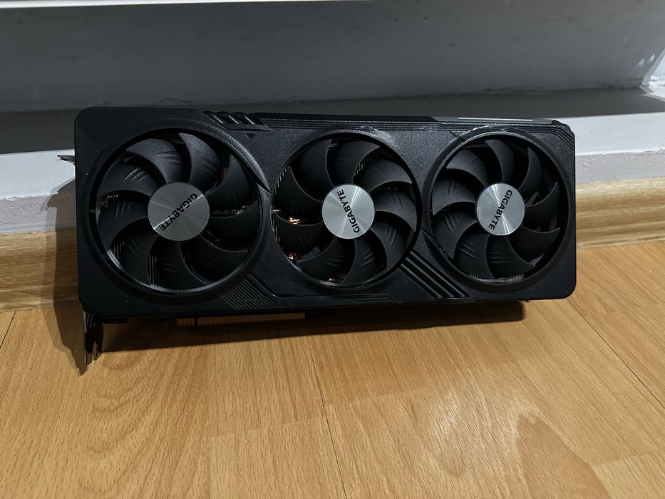 Gigabyte RTX 4070 SUPER - uszkodzony