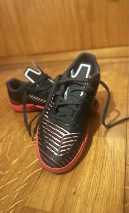 Sapatilhas futsal Kipsta