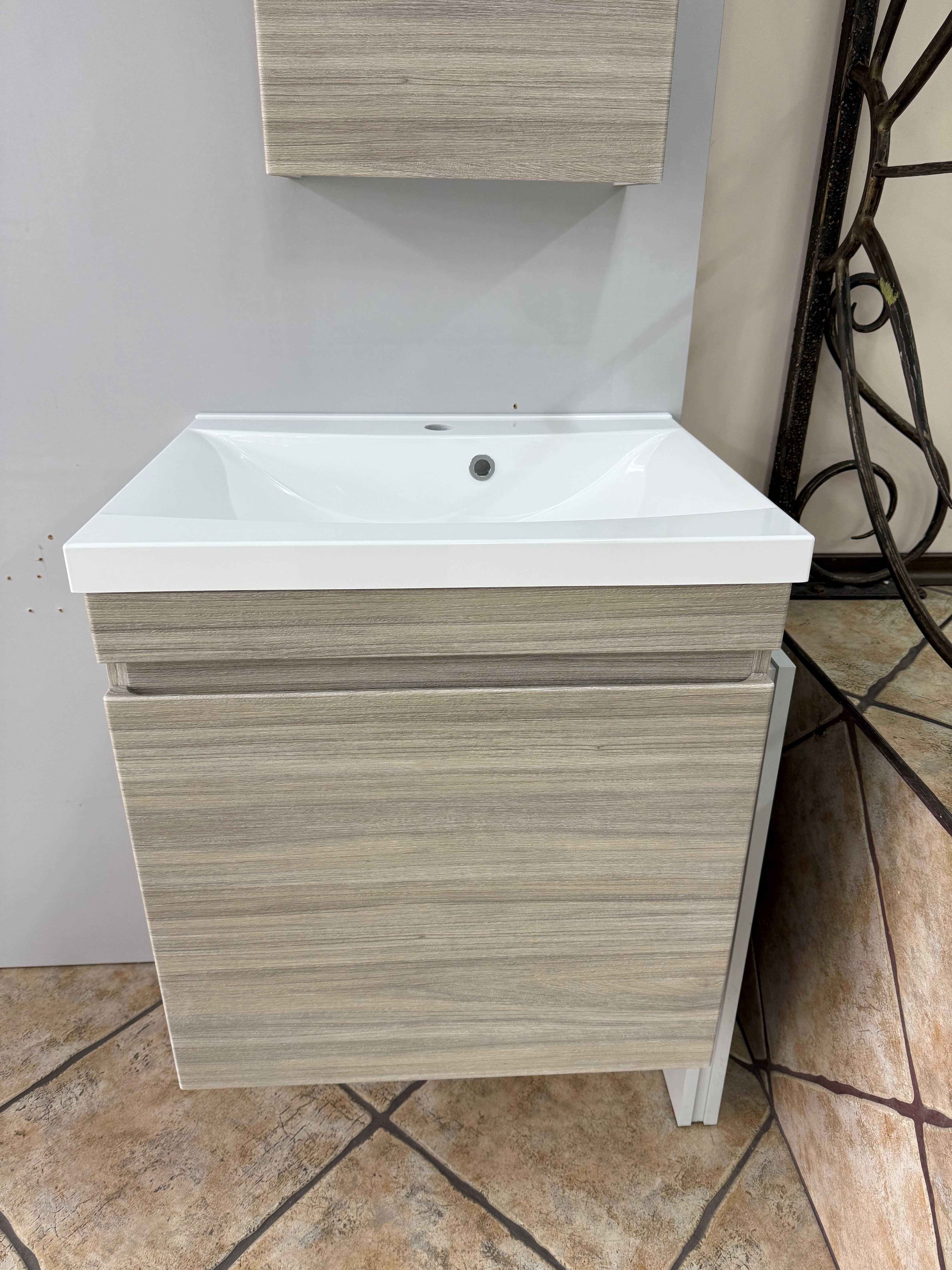 Szafka ORiSTO z umywalką 60 cm, dąb jasny