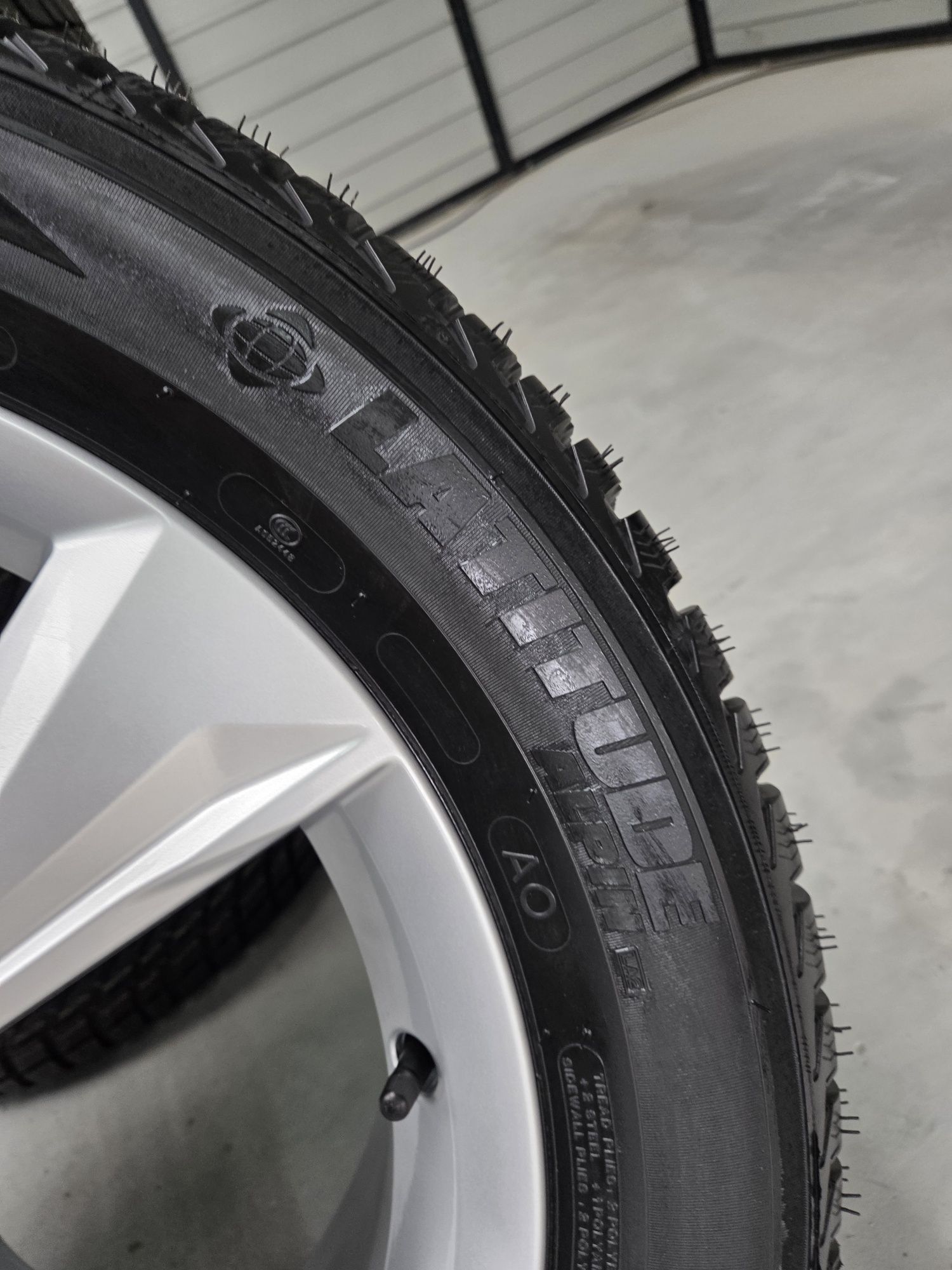 Nowe Oryginalne Koła zimowe 19 Audi Q5 Michelin 2023r