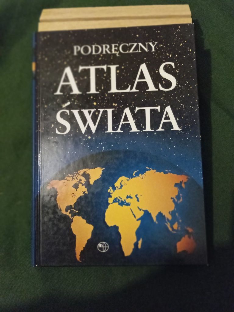 Podręczny Atlas Świata książka w