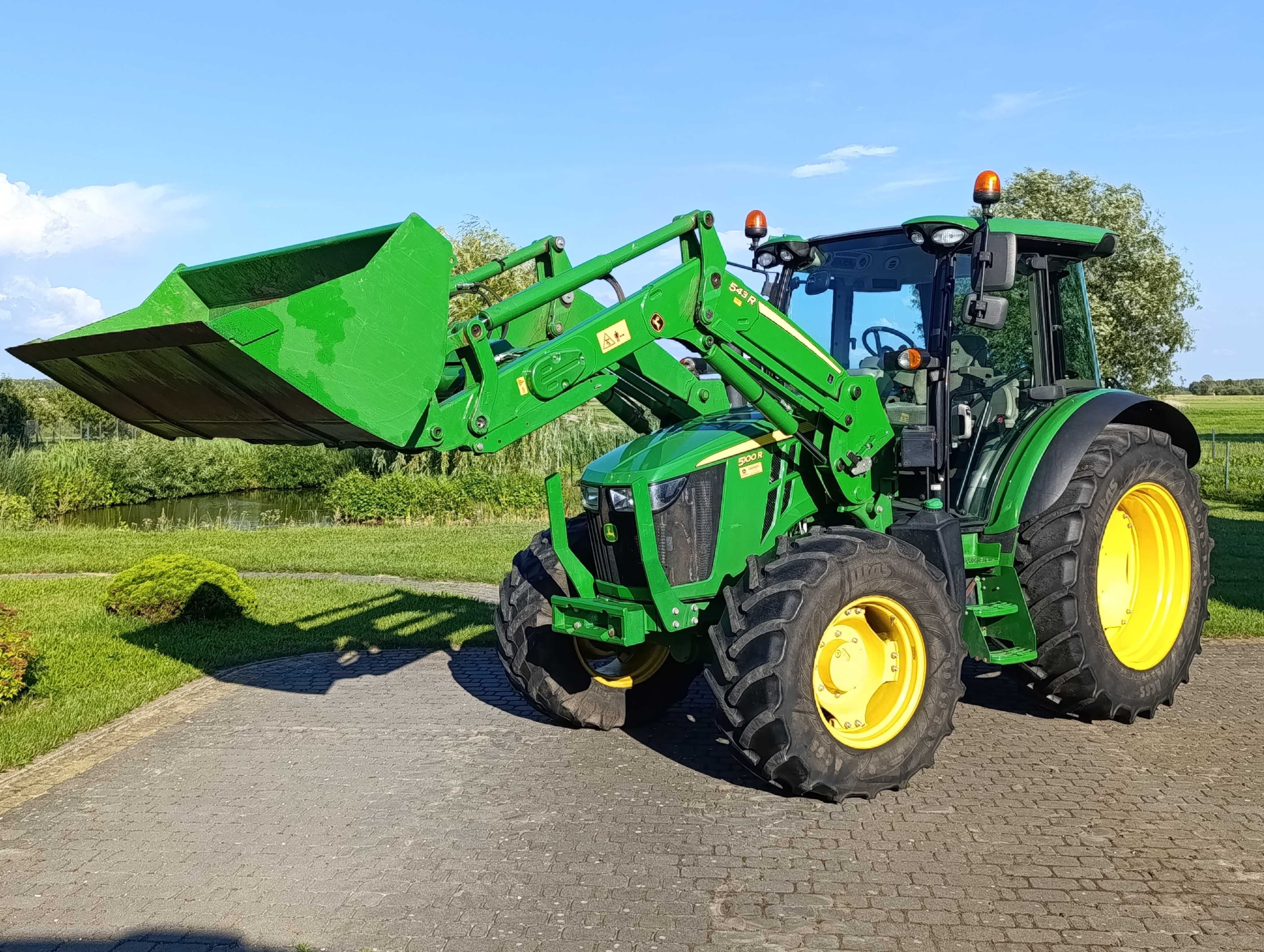 John Deere 5100 R