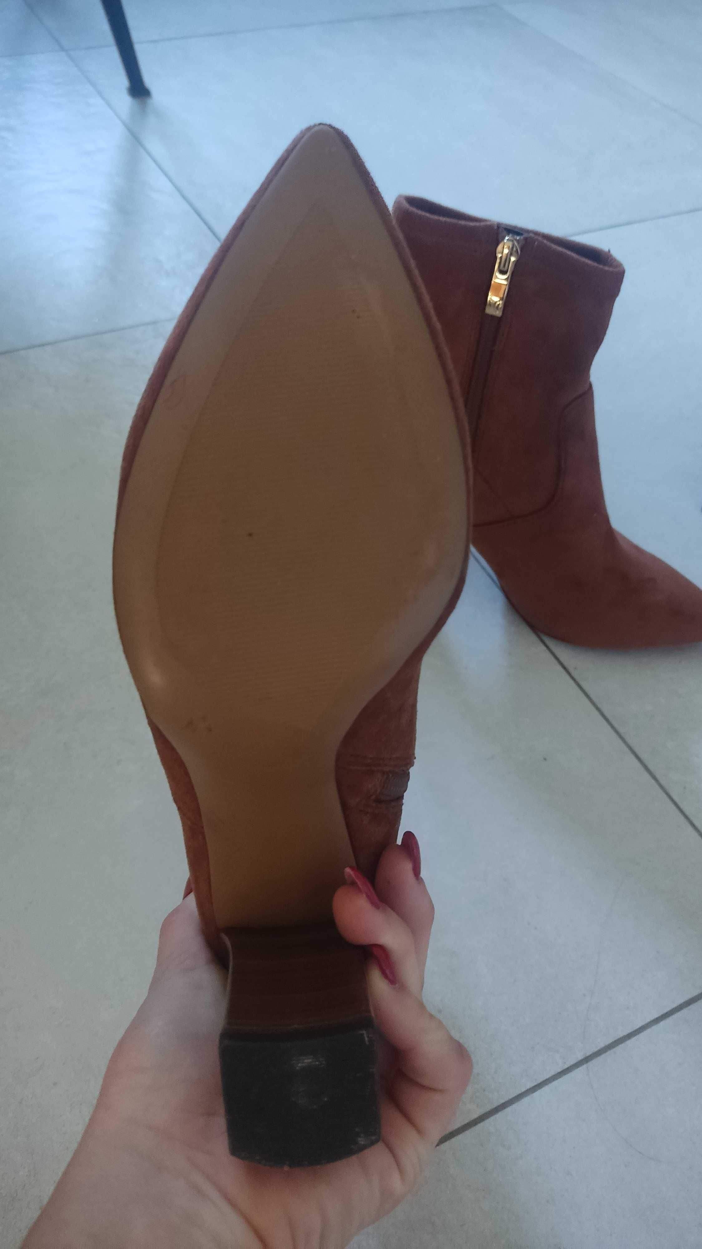 Botki Caprice karmelowe rozm 37.5