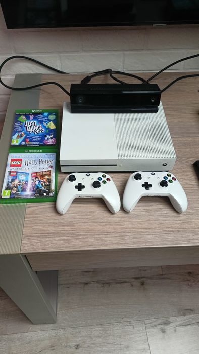 Xbox one s z dyskiem 500G, +Kinekt+2pady +zestaw gier