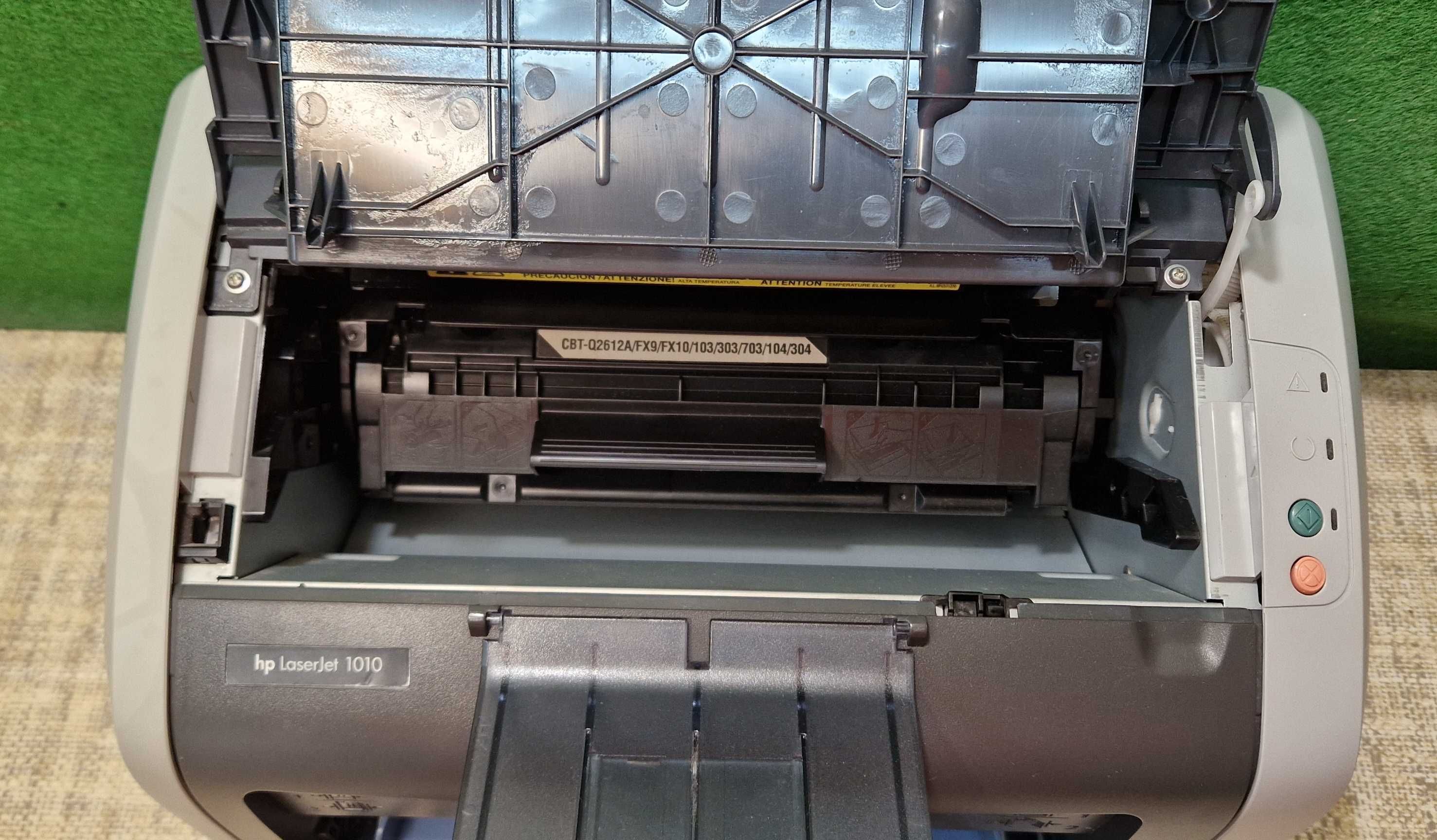 Drukarka laserowa HP LaserJet 1010 - toner i komplet kabli - 10 076 s