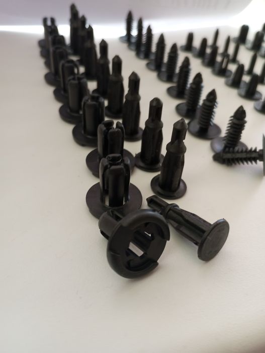 Універсальний набір кліпс для авто 60 штук.