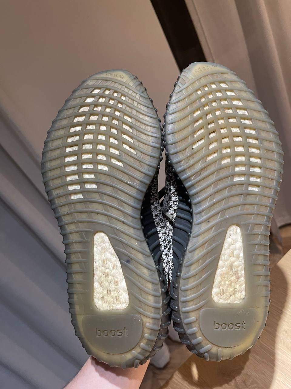 adidas Yeezy boost 350 v2 ash stone 40 2/3 beluga white black carbon