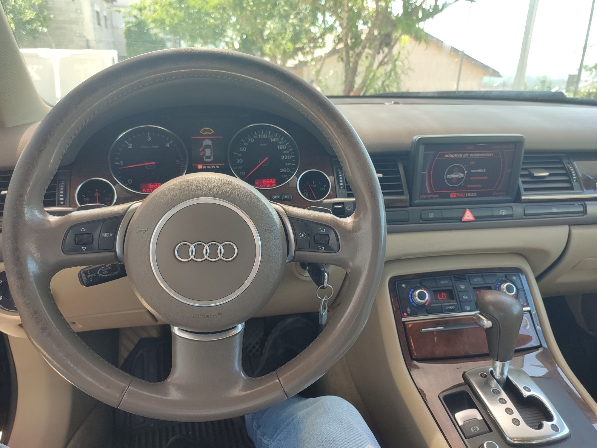 Audi A8 3.0 quattro