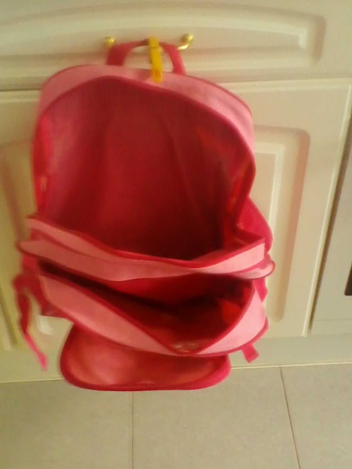 Mochilas de menina cor de rosa e laranja