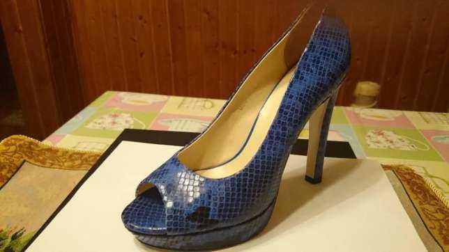 Туфли кожанные, синие, под змеиную кожу. Фирма Mia May