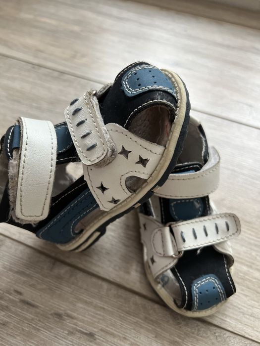 Босоніжки шкіряні 19р