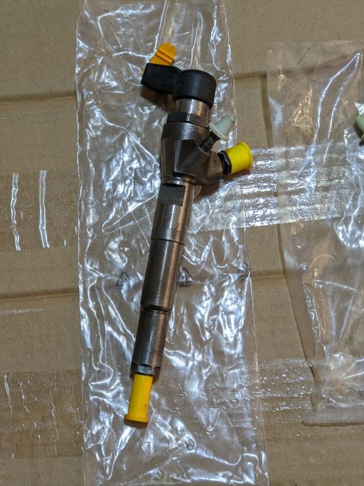 Форсунки дизельні 166006212r k9k 1.5