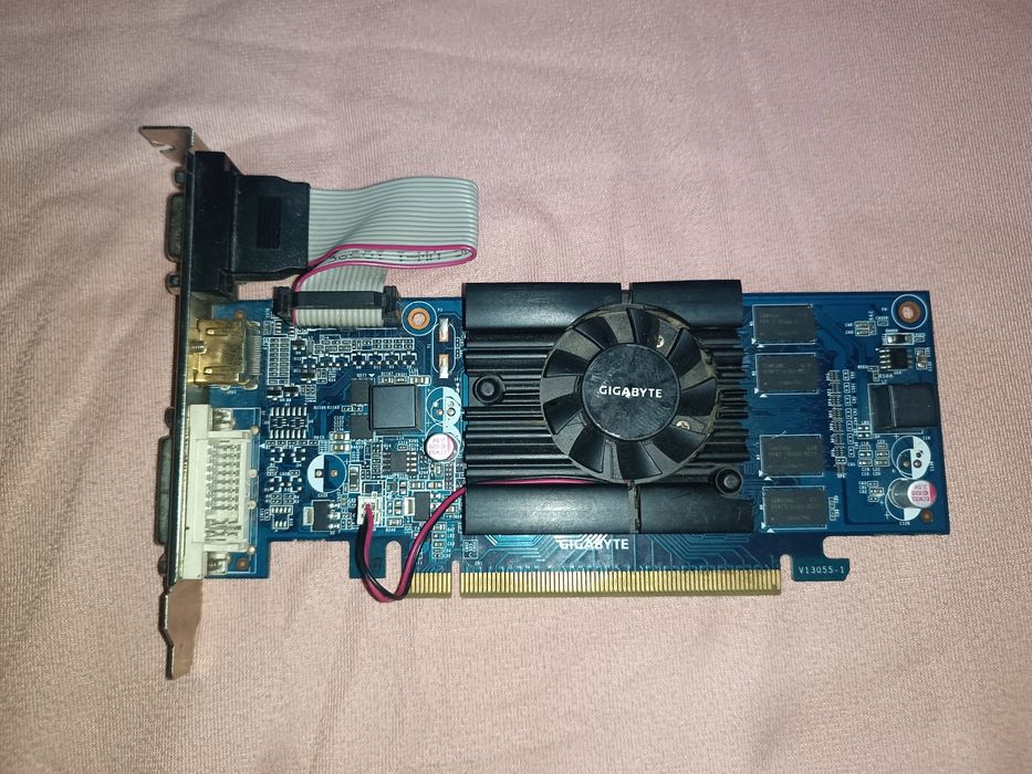 Продам Відеокарту GT210 від gigabyte
