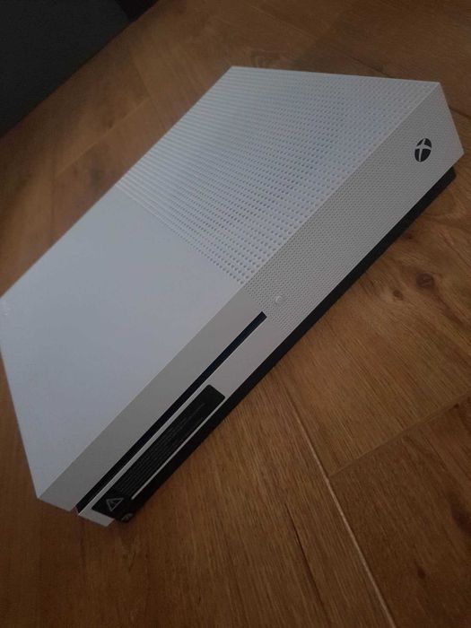 Xbox One S (nieużywany)