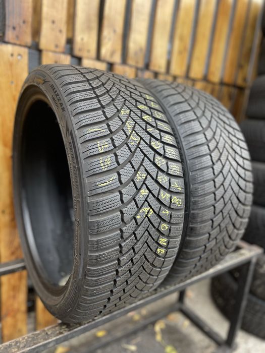 Шини 225/40/18  Bridgestone 22 рік стан нових