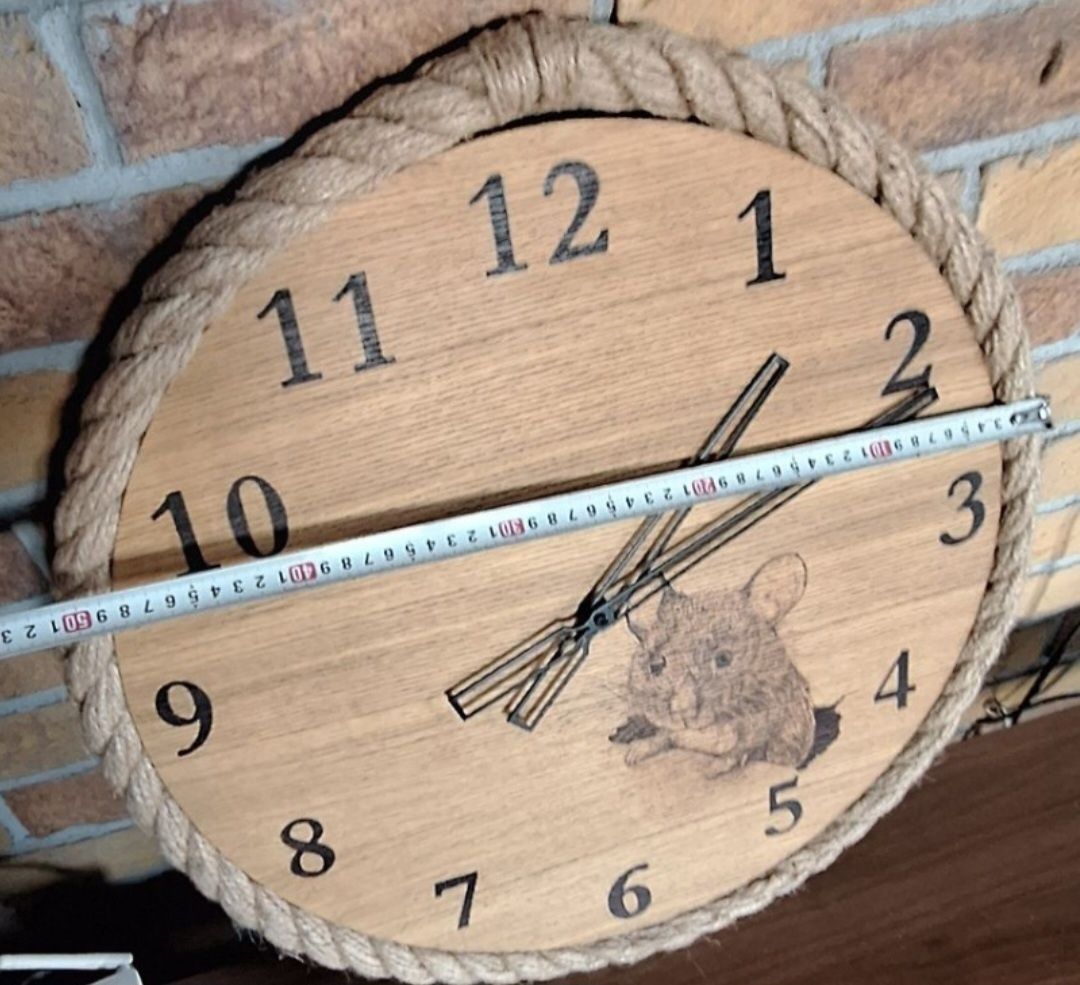 Zegar 50 cm z ręcznie wypalanym motywem myszki