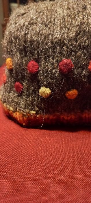 Шерстяная шапка , привезена из Непала