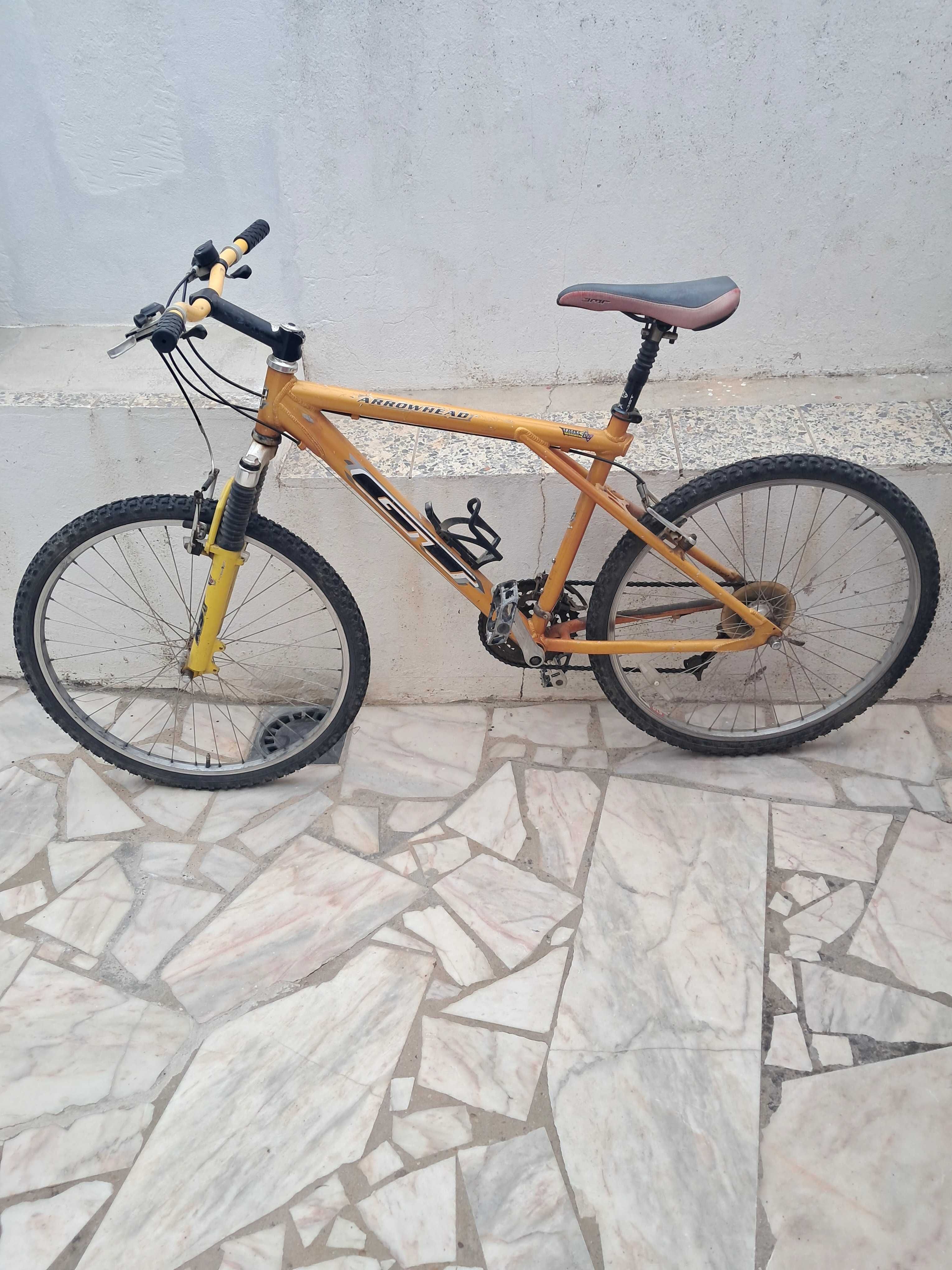 Bicicleta  roda 26  uzada como nova
