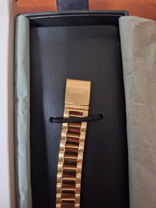 Годинник жіночій GLUSE