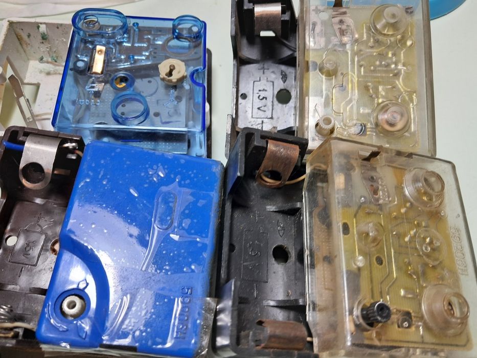 Механізми годинників під ремонт або запчастини