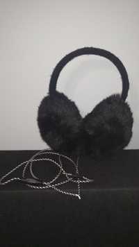 Nauszniki czarne z wbudowanymi słuchawkami