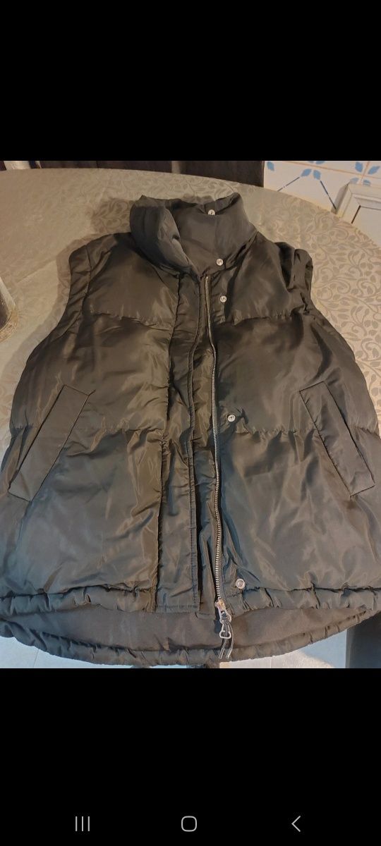 Colete preto acolchoado