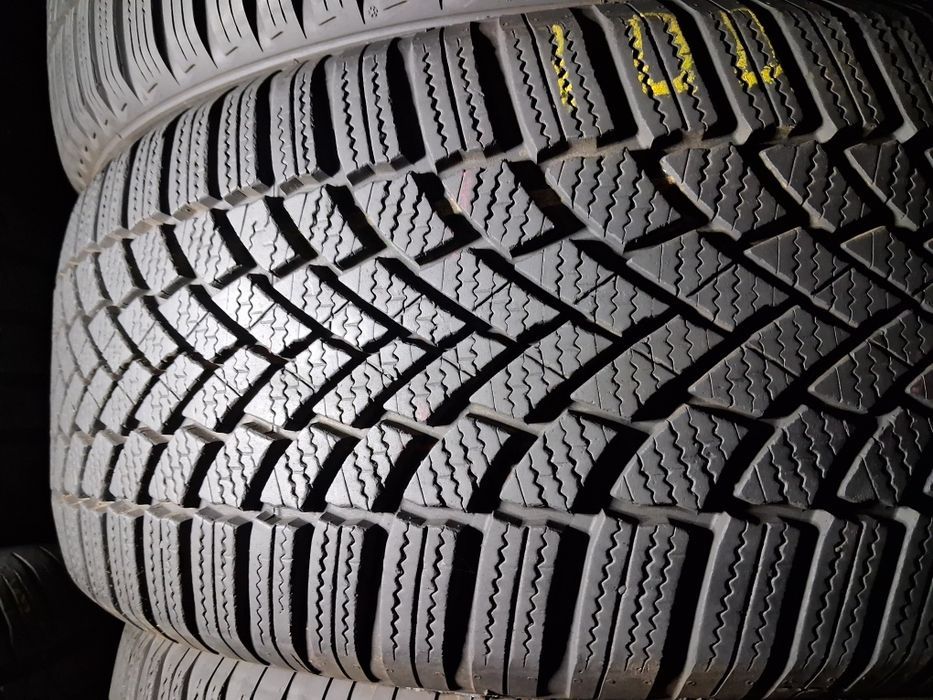 235/50 20 Bridgestone Blizzak LM 005