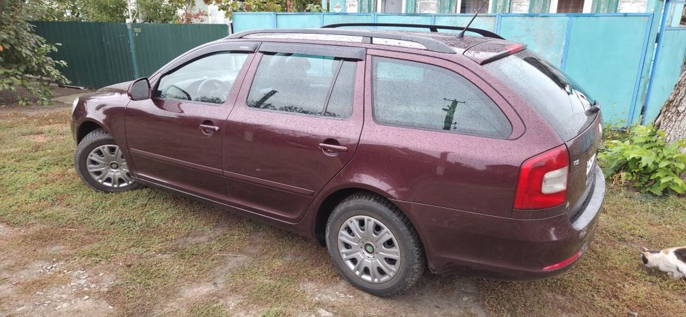 Продаеться Шкода Октавія 1.6tdi автоматична.