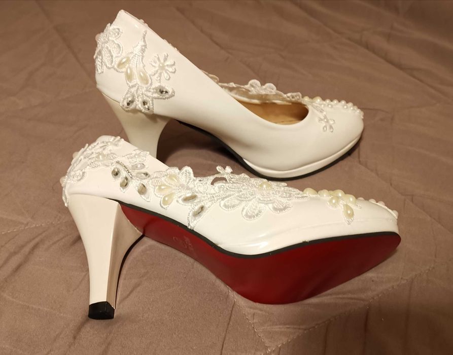 Sapatos de Noiva Novos a Estrear