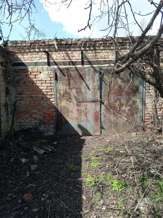 Гараж великий на дві машини під ремонт продам