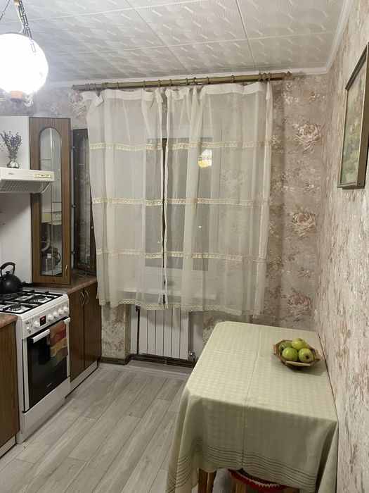 Центр, 2-х. кімнатна  подобово.