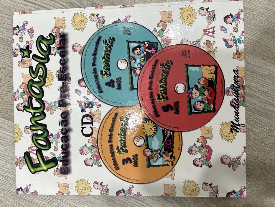 Vendo colecao fantasia pre-escolar