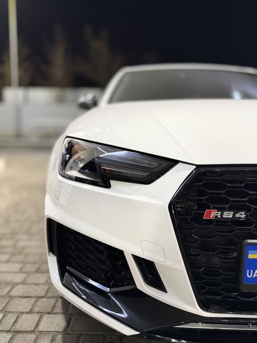 Продам Audi A4 B9