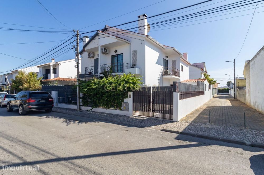 Moradia T3 em Pinhal de Frades.