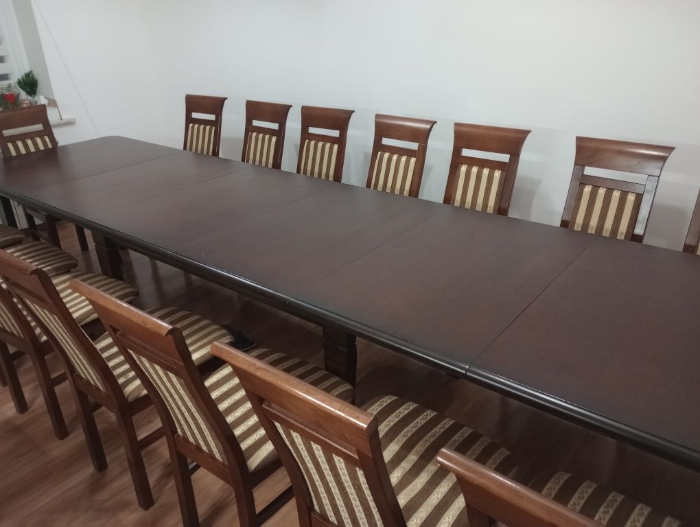Dębowy stół długość 3,96m 16 krzeseł składany