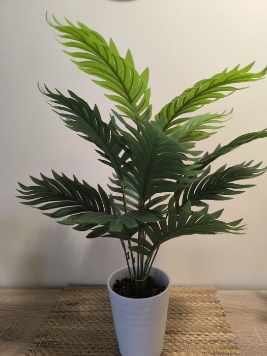 Ładny, sztuczny kwiat do dekoracji