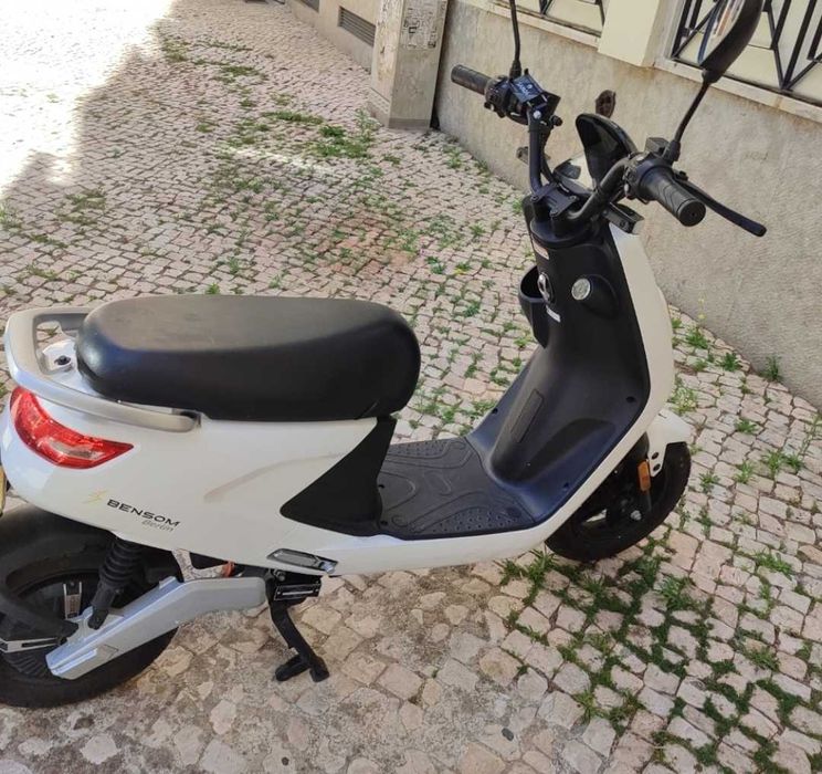 Scooter elétrica
