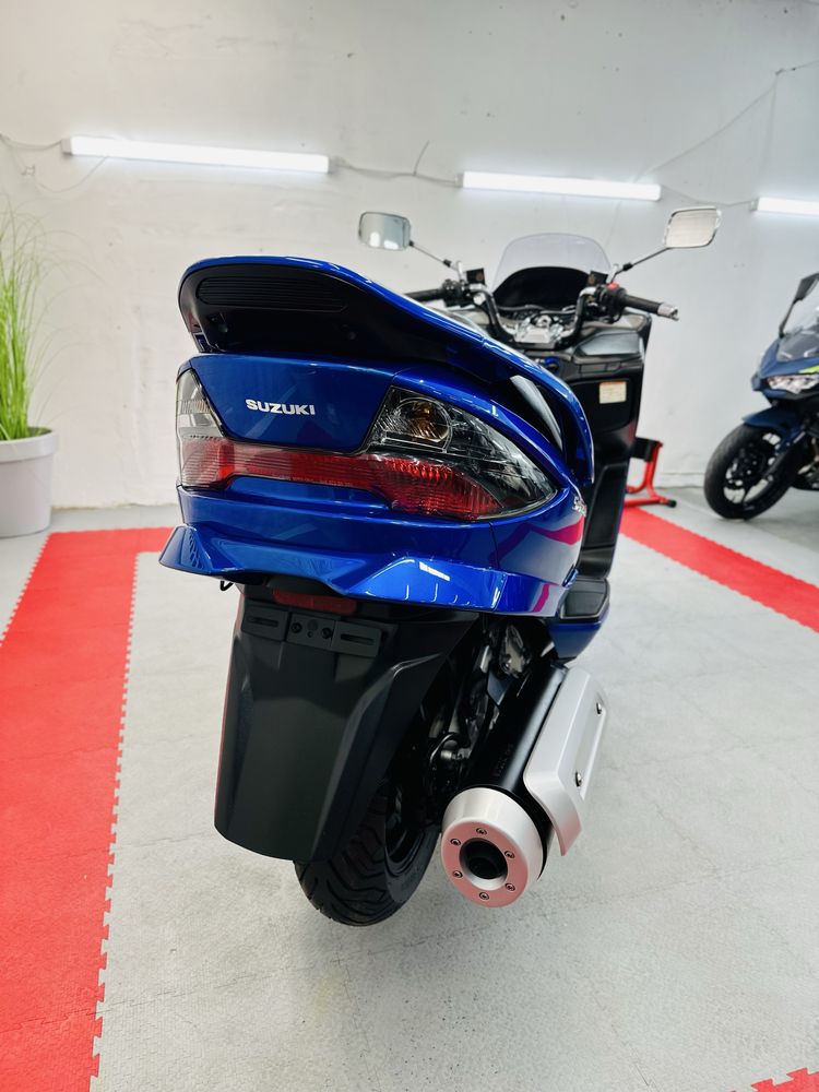 скутер Suzuki Skywave Type S 250 в ідеальному стані тільки з Японії